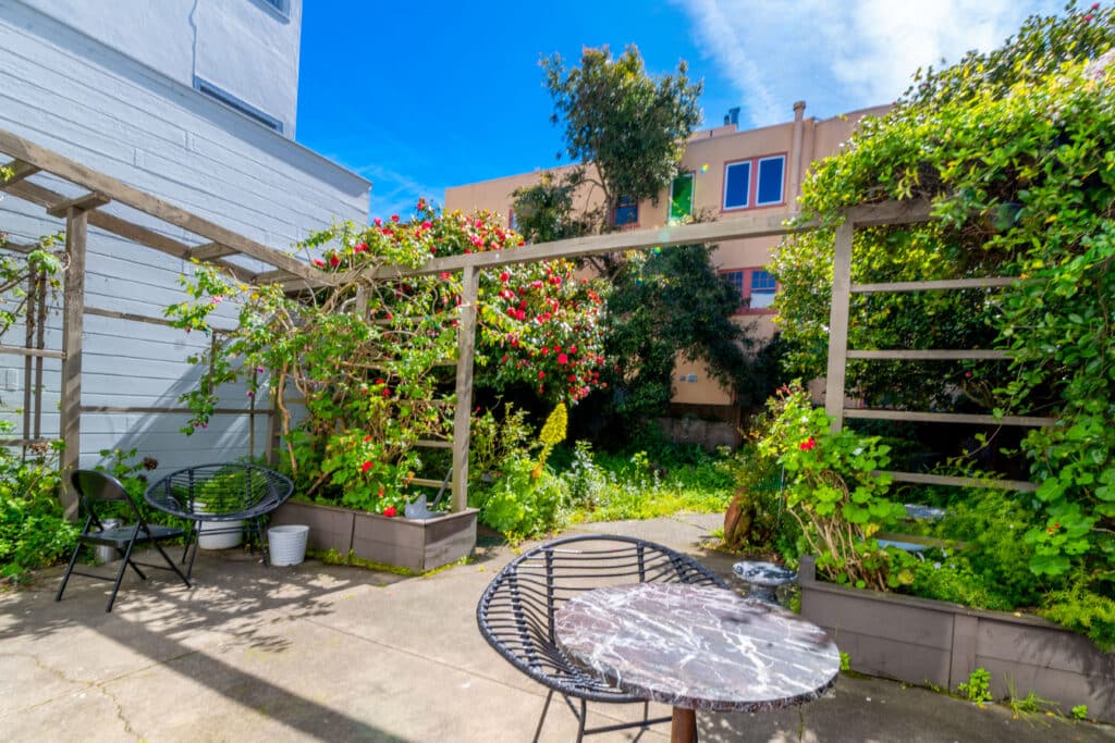 San Francisco alcohol detox and addiction treatment center - outside patio